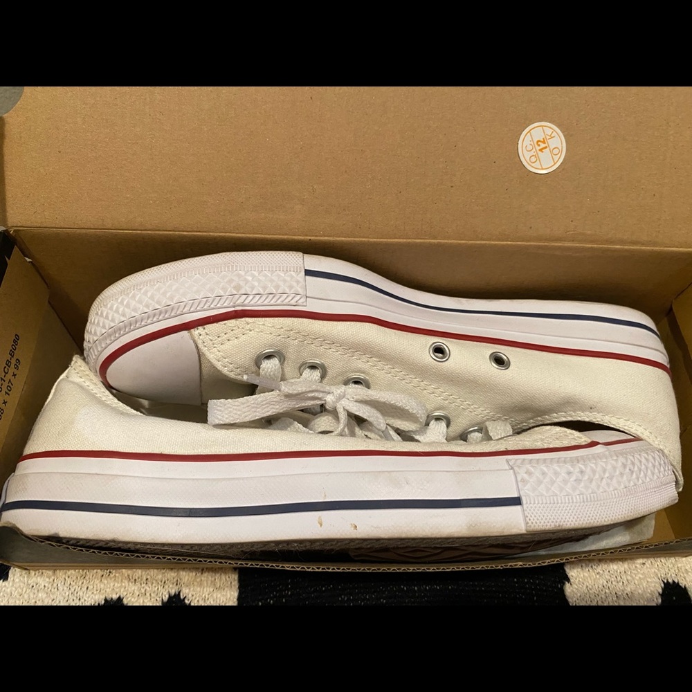 Gently worn - Converse Chucks White, Size 8 womens, 6 Mens.